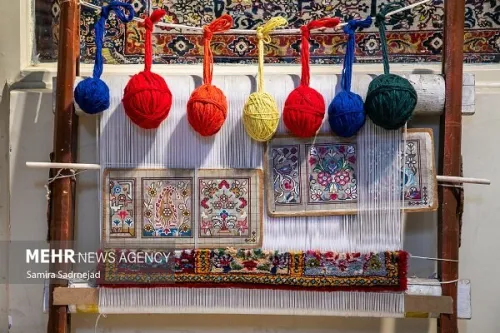 اخطار درباره ی آینده فرش ایران جوانان به بافندگی رغبت ندارند